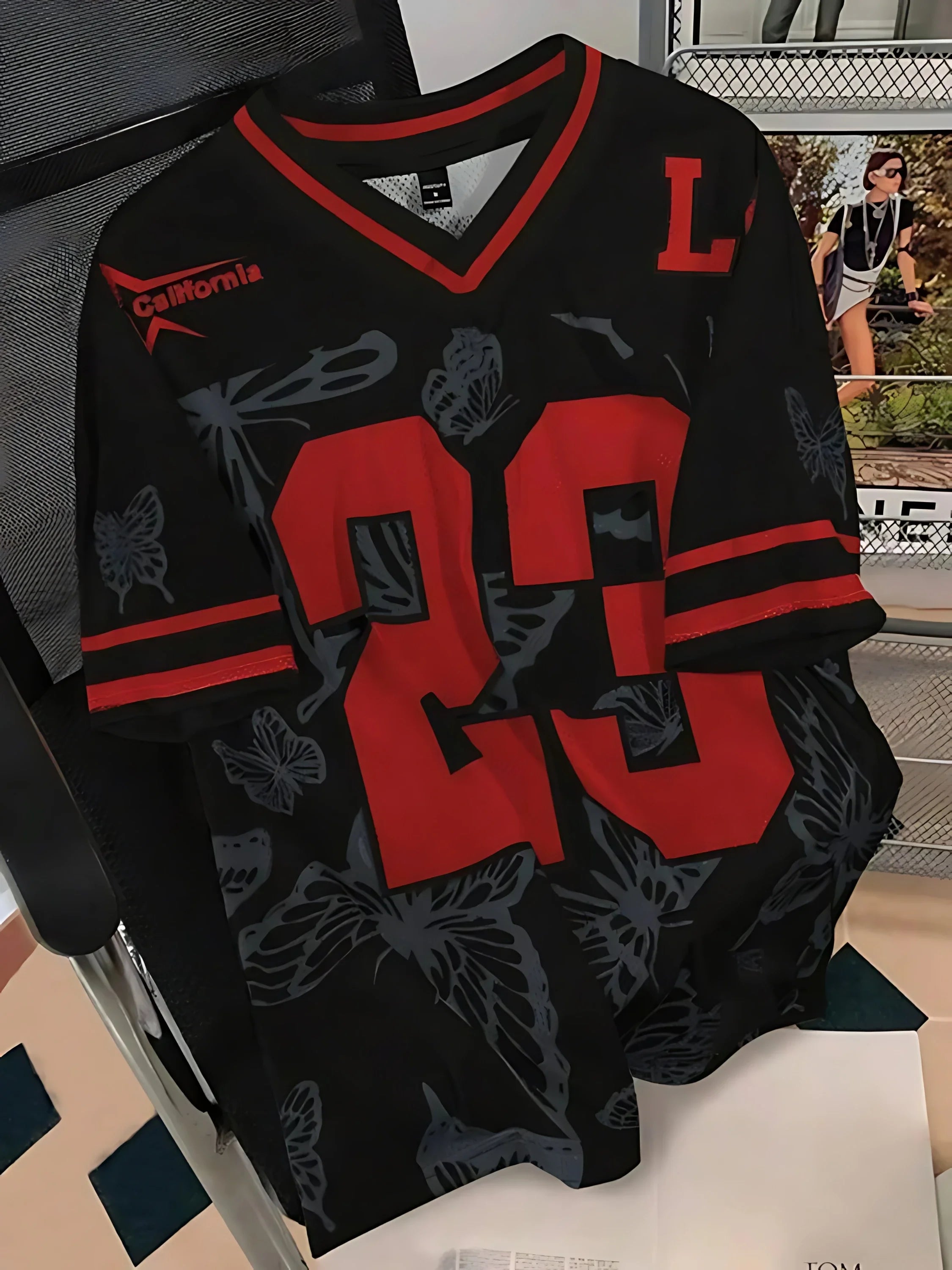 CAMISETA INFORMAL.