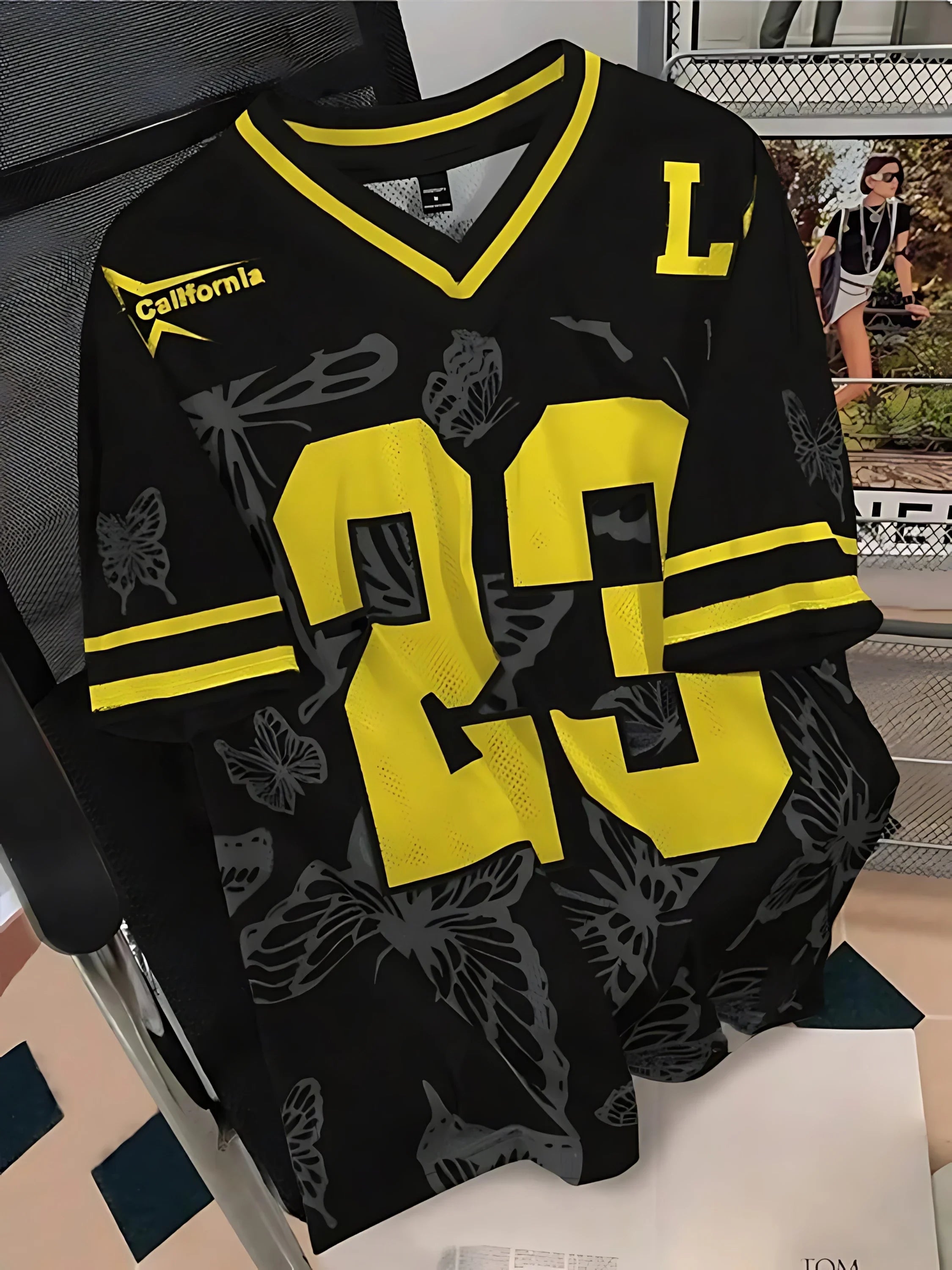 CAMISETA INFORMAL.