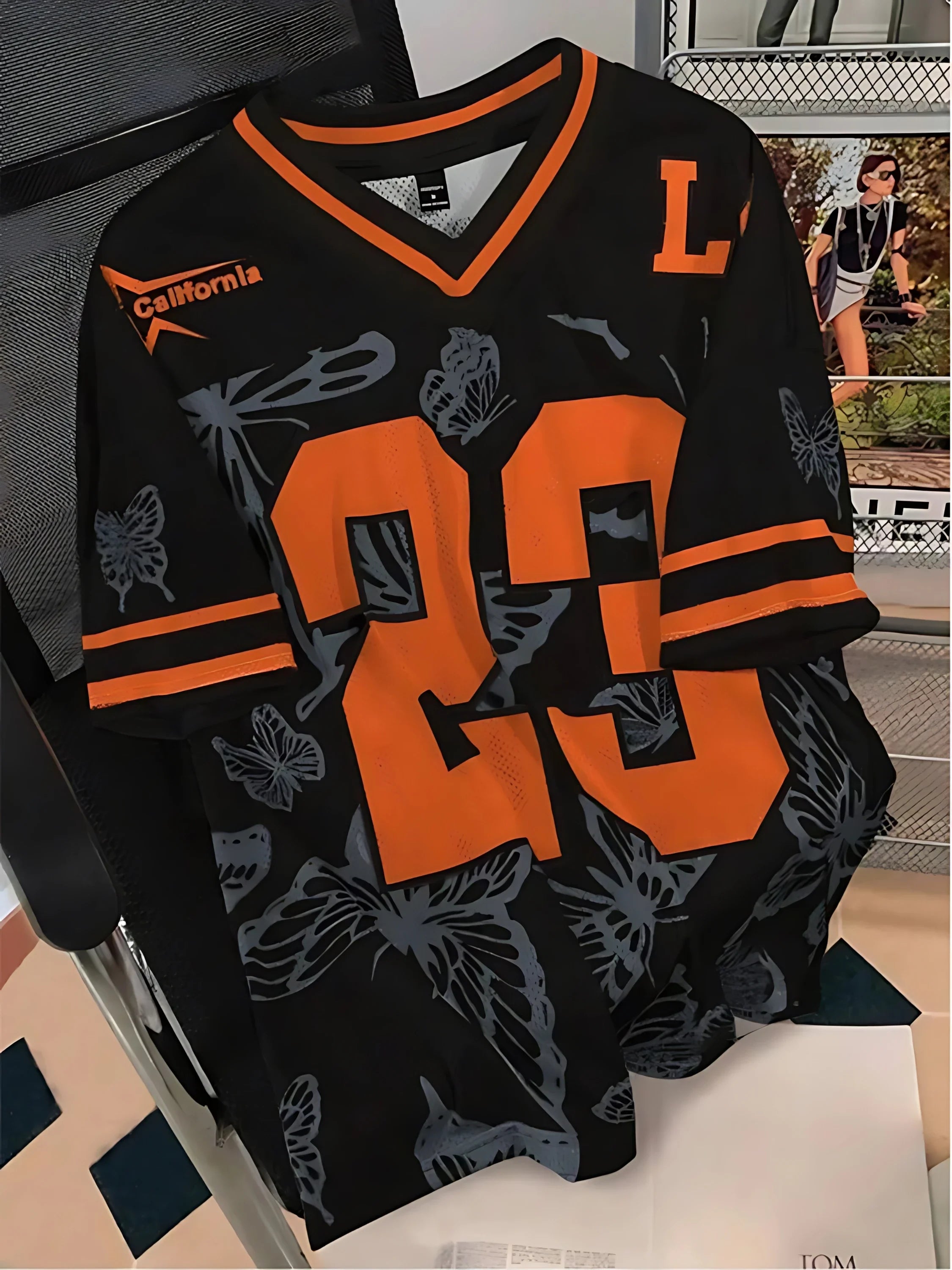 CAMISETA INFORMAL.