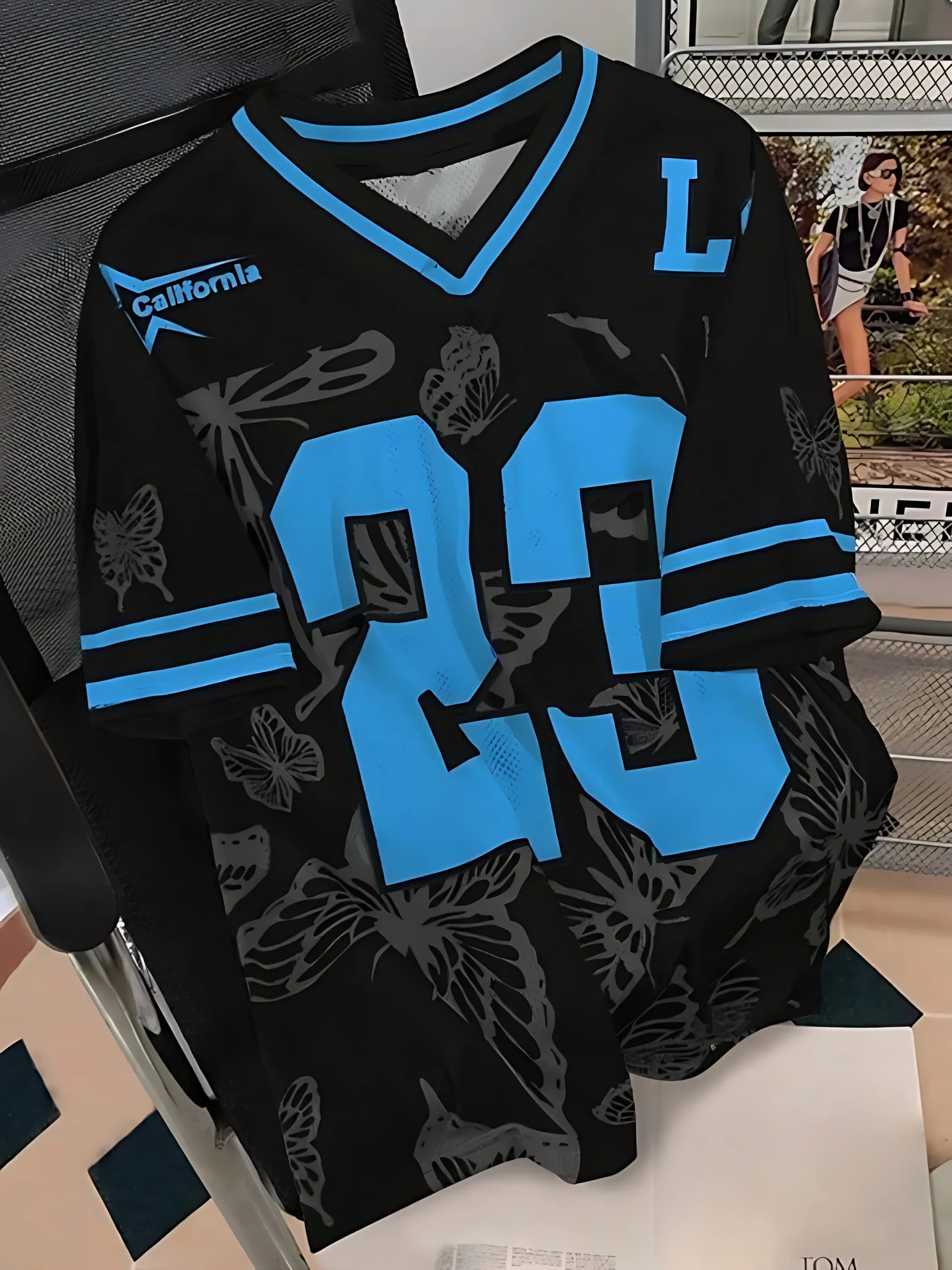 CAMISETA INFORMAL.