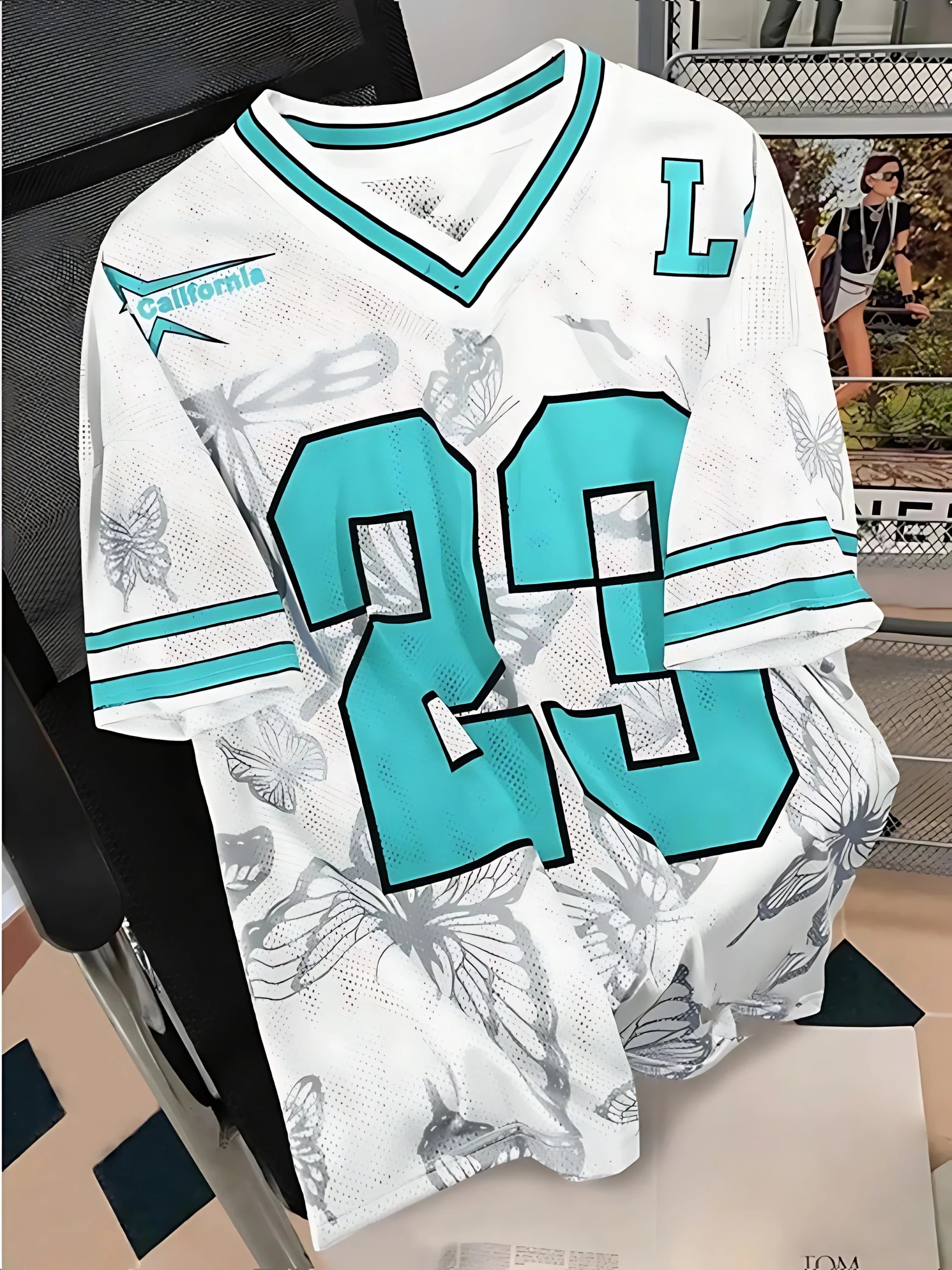CAMISETA INFORMAL.