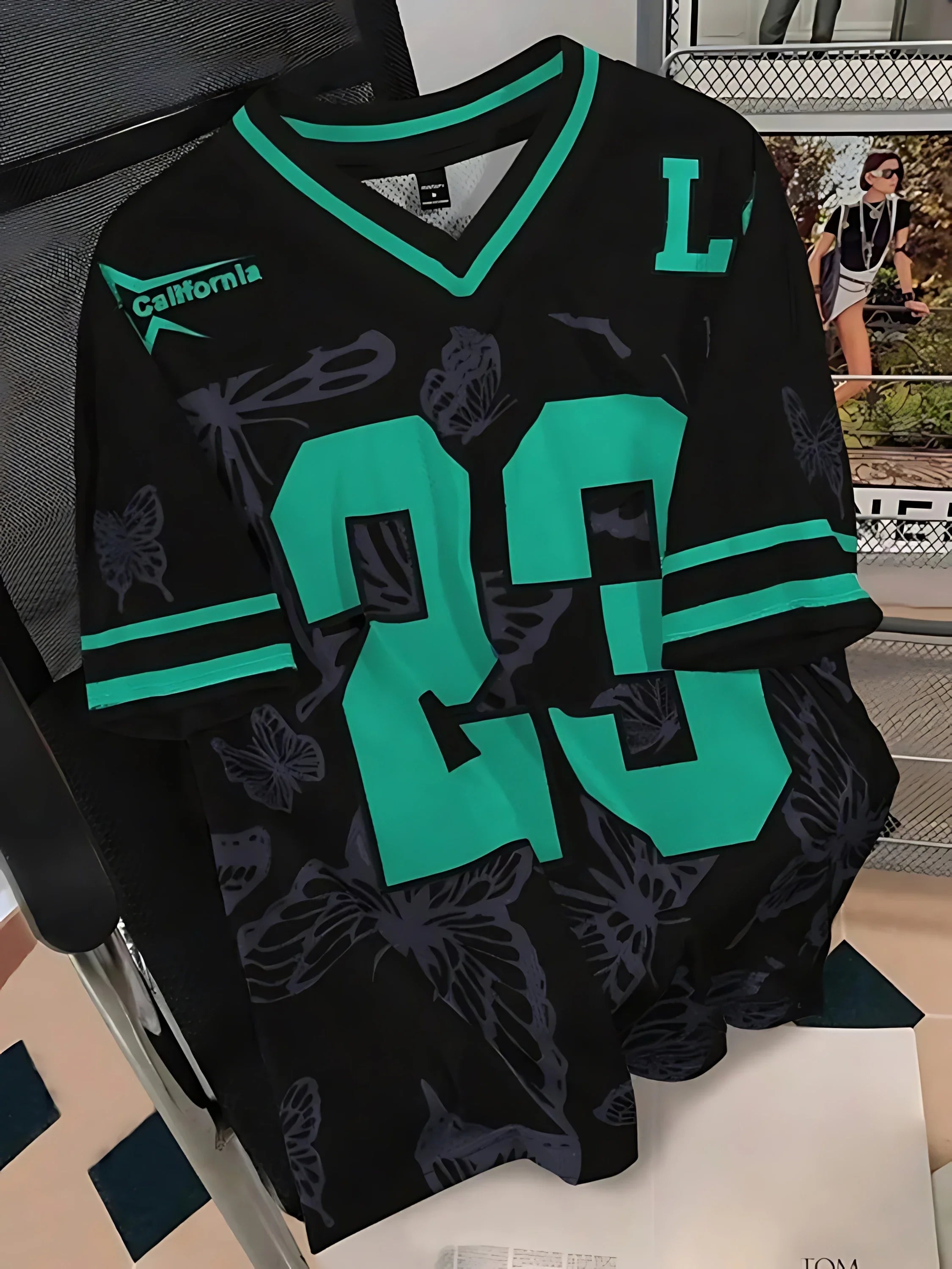 CAMISETA INFORMAL.